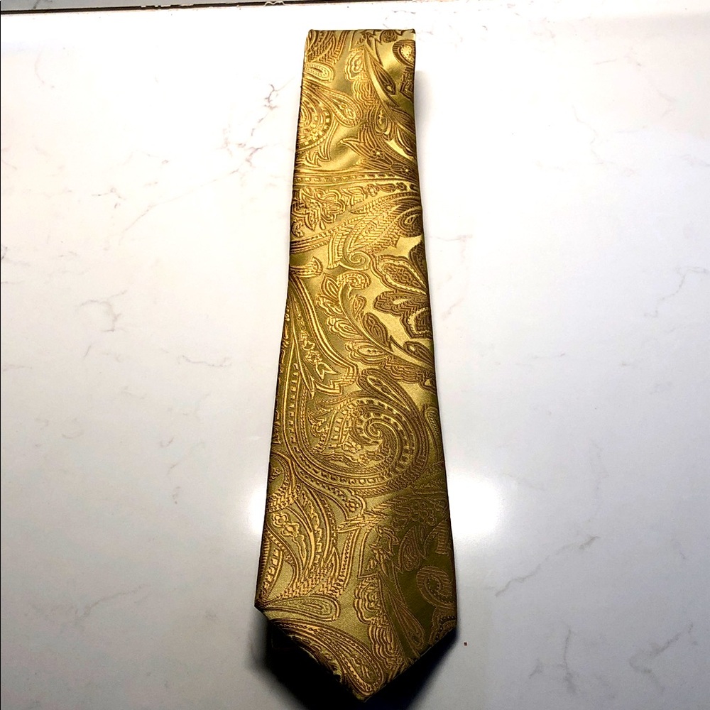 Barry.Wang Gold Paisley Men's Silk  Tie